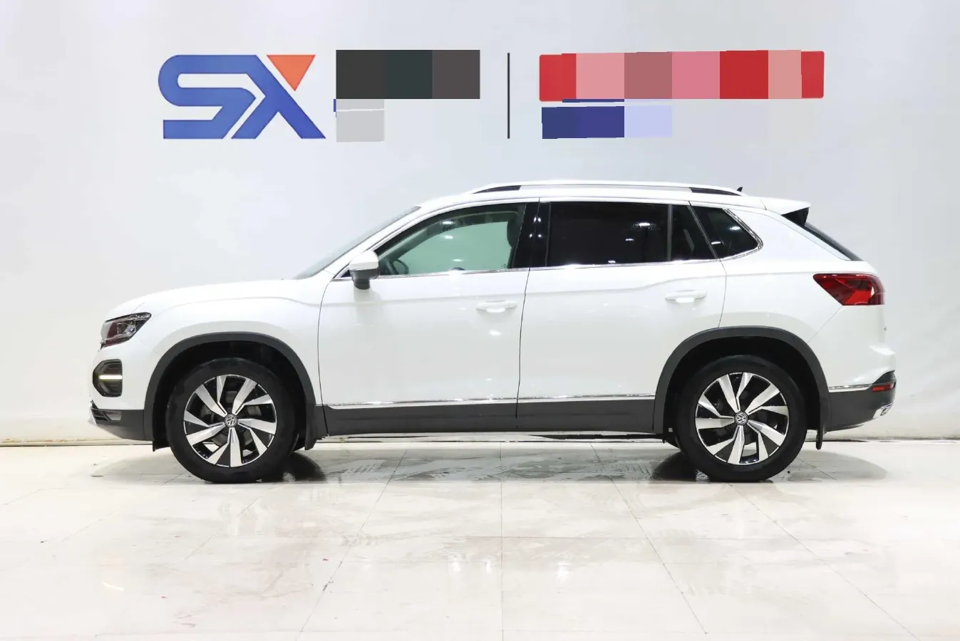 2019 Jeep Cherokee 2.0T 234HP L4 9AT,autocango,china used car exporter,china ev exporter,chinese used car exporter,chinese used ev exporter