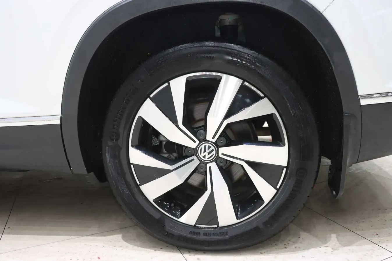 2019 Jeep Cherokee 2.0T 234HP L4 9AT,autocango,china used car exporter,china ev exporter,chinese used car exporter,chinese used ev exporter