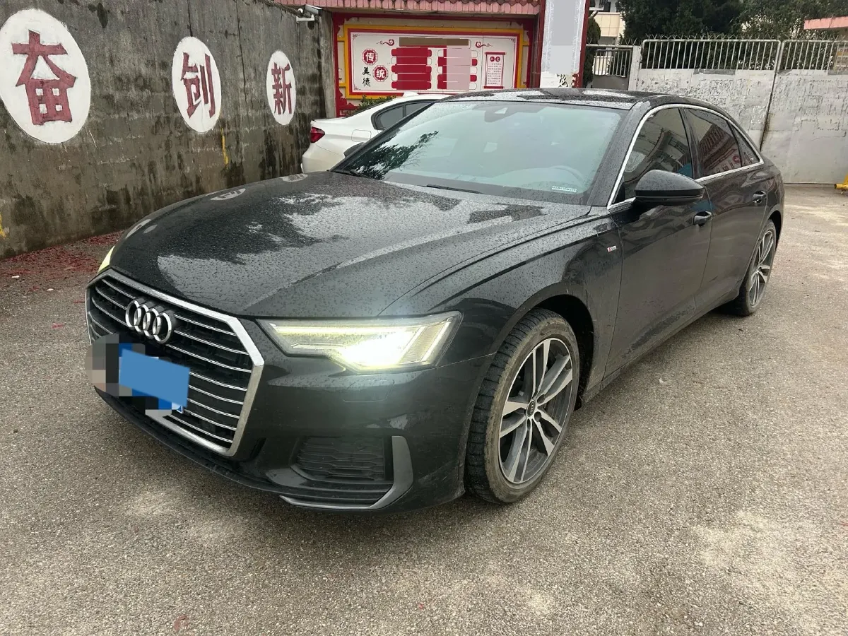 2022 Audi A6L 2.0T 190HP L4 7DCT,autocango,china used car exporter,china ev exporter,chinese used car exporter,chinese used ev exporter