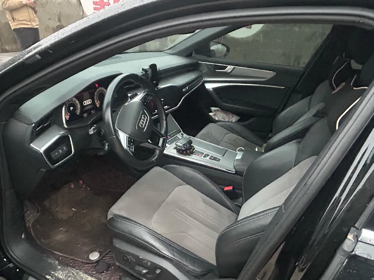 2022 Audi A6L 2.0T 190HP L4 7DCT,autocango,china used car exporter,china ev exporter,chinese used car exporter,chinese used ev exporter