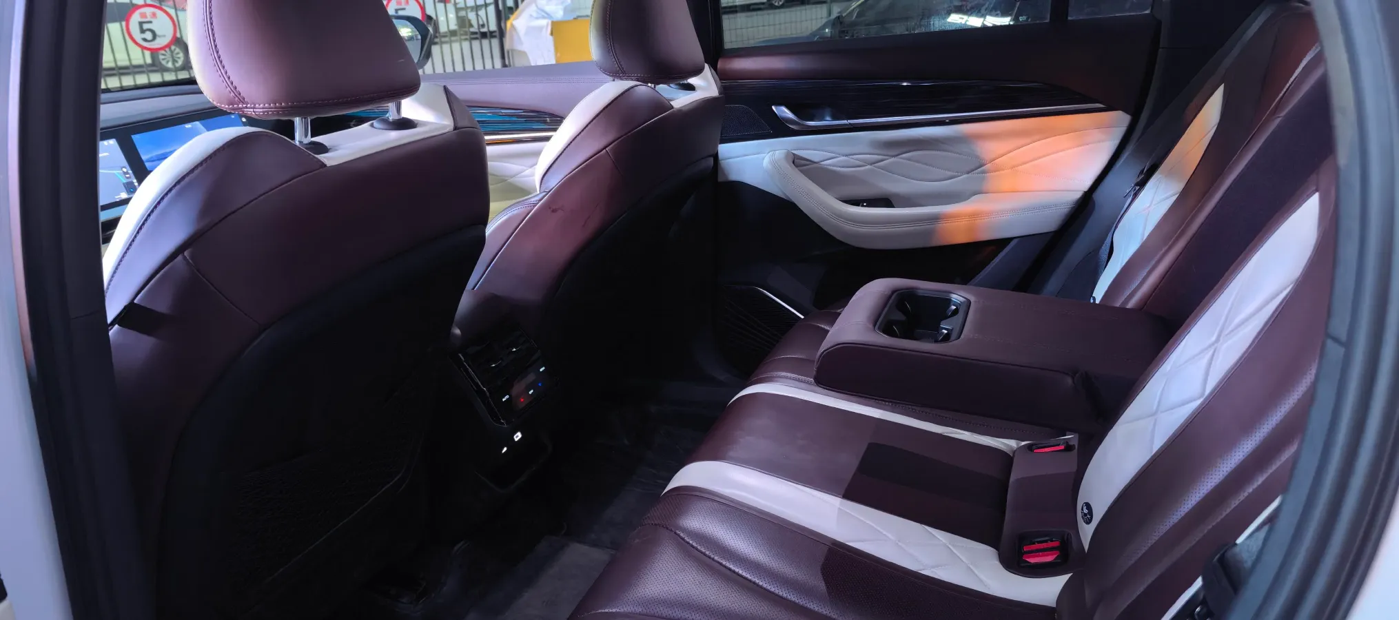 2021 Geely Monjaro 2.0T 218HP L4 7DCT,autocango,china used car exporter,china ev exporter,chinese used car exporter,chinese used ev exporter