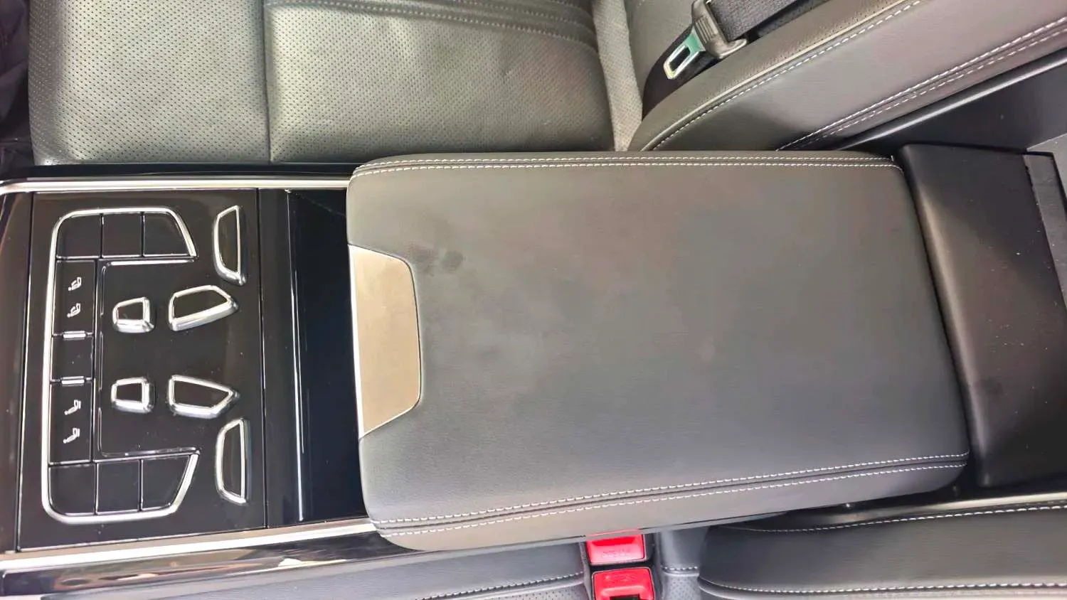 2020 HongQi H9 2.0T 252HP L4 7DCT,autocango,china used car exporter,china ev exporter,chinese used car exporter,chinese used ev exporter