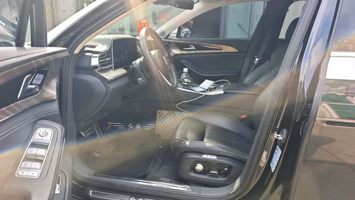 2020 HongQi H9 2.0T 252HP L4 7DCT,autocango,china used car exporter,china ev exporter,chinese used car exporter,chinese used ev exporter