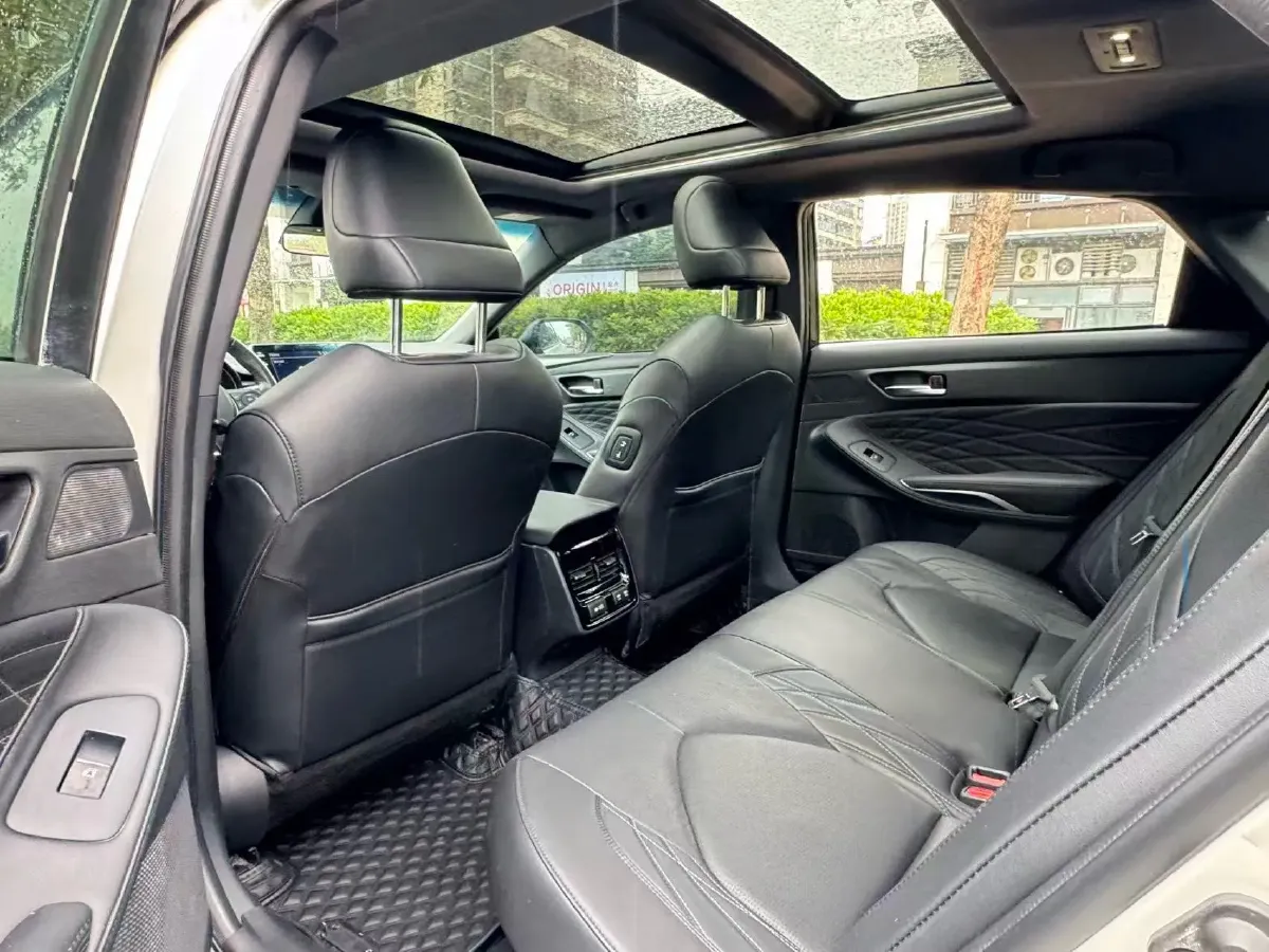 2019 Toyota Avalon 2.5L 178HP L4 E-CVT Hybrid,autocango,china used car exporter,china ev exporter,chinese used car exporter,chinese used ev exporter