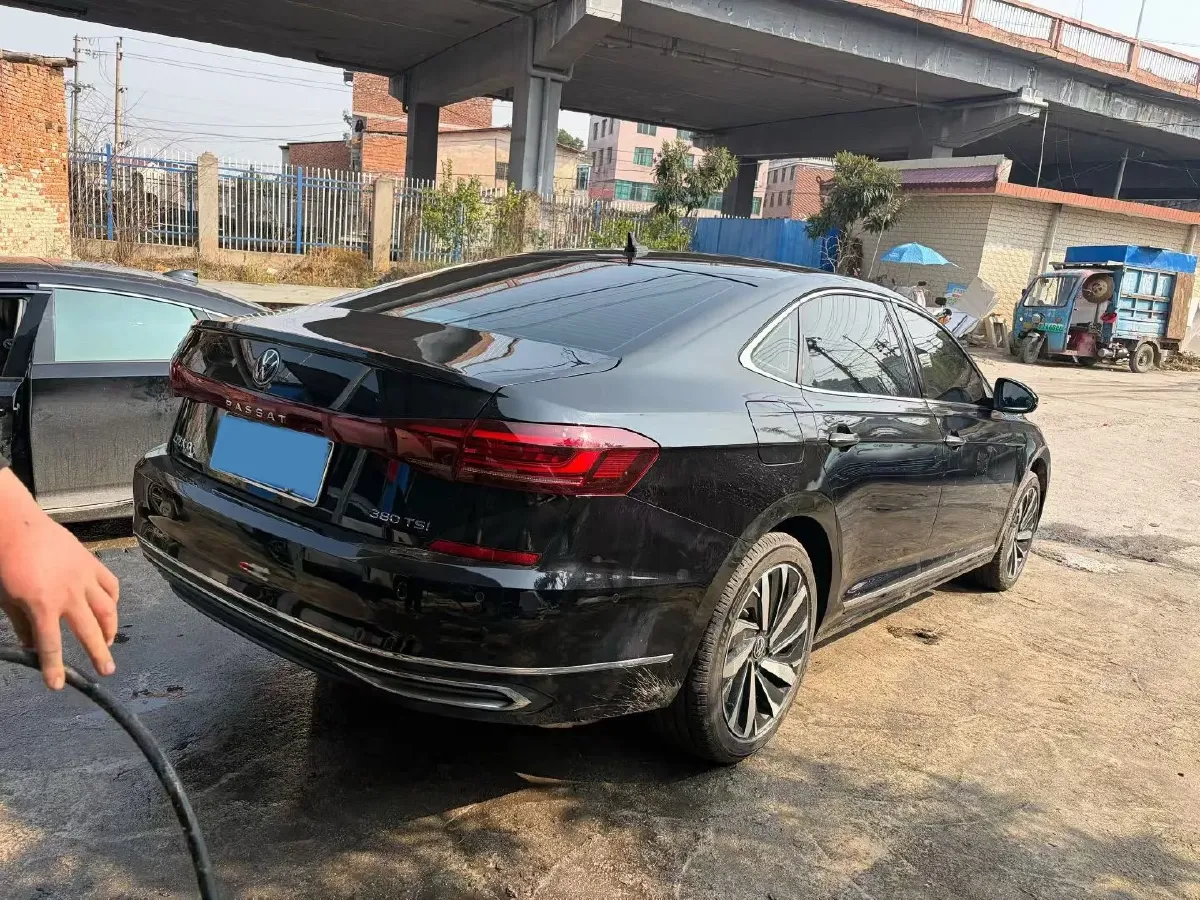 2024 Volkswagen Passat 2.0T 220HP L4 7DCT,autocango,china used car exporter,china ev exporter,chinese used car exporter,chinese used ev exporter