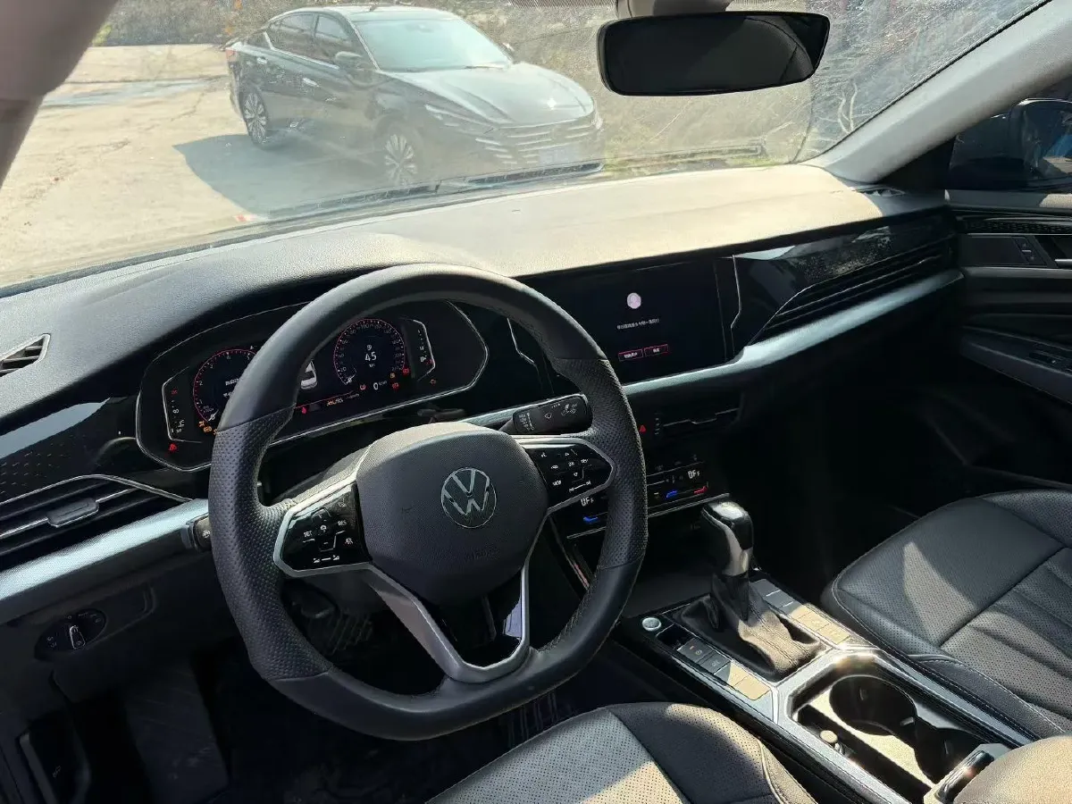 2024 Volkswagen Passat 2.0T 220HP L4 7DCT,autocango,china used car exporter,china ev exporter,chinese used car exporter,chinese used ev exporter