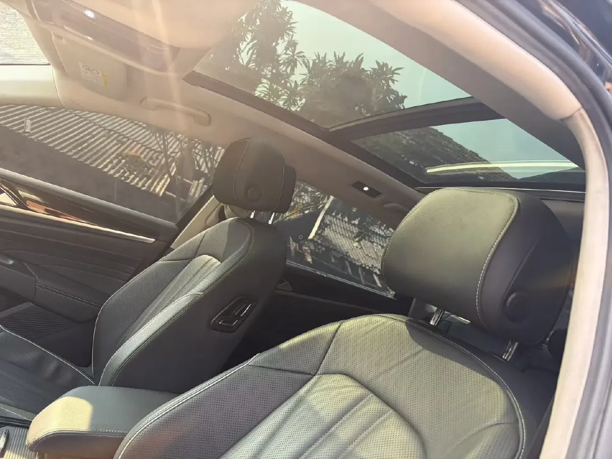 2024 Volkswagen Passat 2.0T 220HP L4 7DCT,autocango,china used car exporter,china ev exporter,chinese used car exporter,chinese used ev exporter