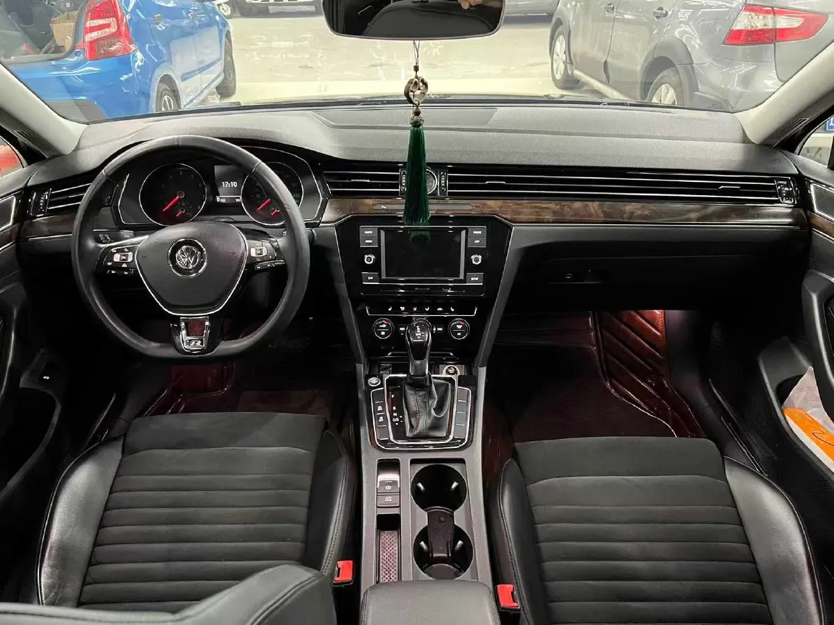 2018 Volkswagen Magotan 1.8T 180HP L4 7DCT,autocango,china used car exporter,china ev exporter,chinese used car exporter,chinese used ev exporter