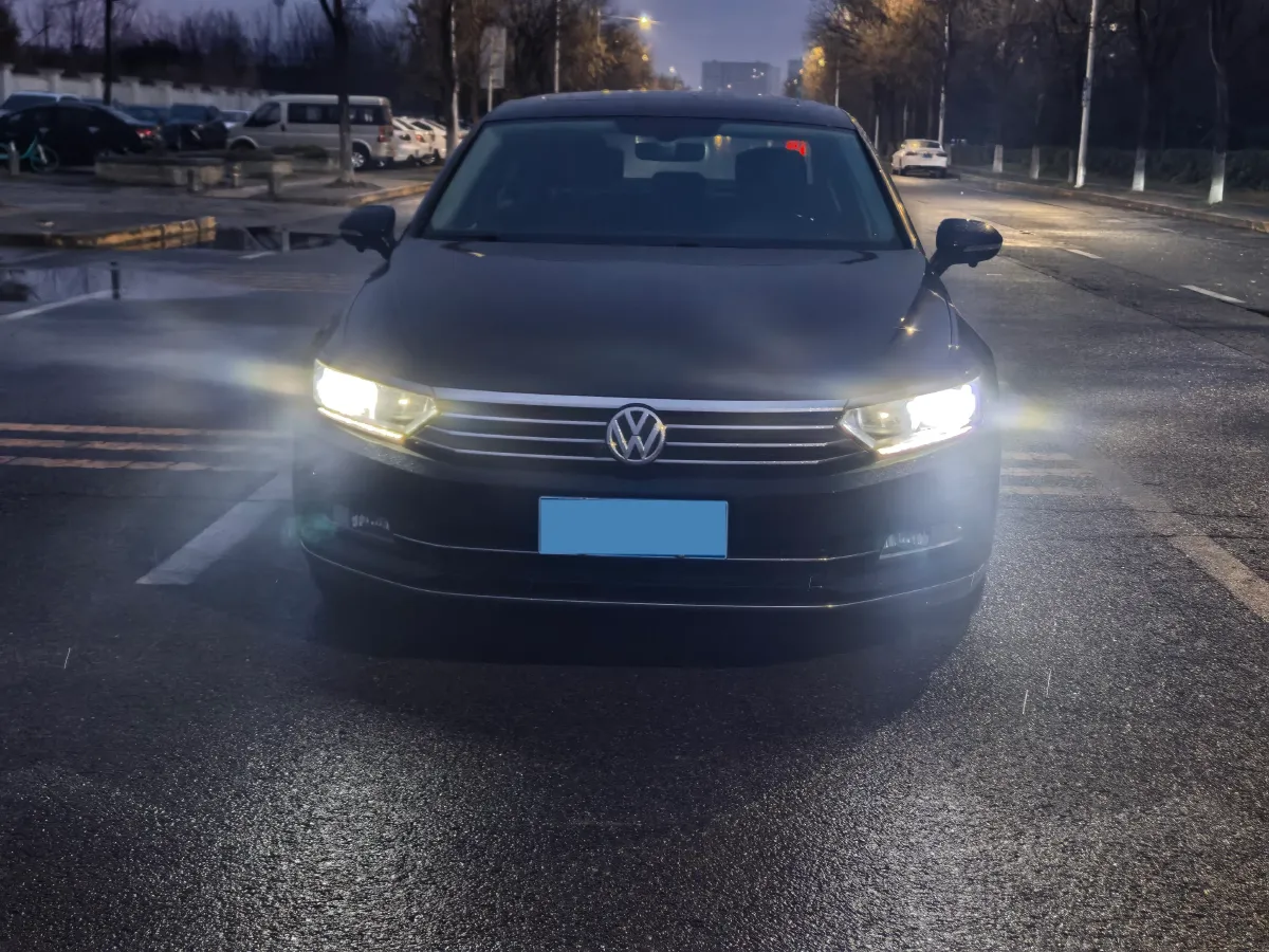 2019 Volkswagen Magotan 2.0T 186HP L4 7DCT,autocango,china used car exporter,china ev exporter,chinese used car exporter,chinese used ev exporter