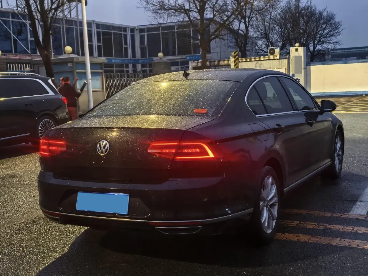 2019 Volkswagen Magotan 2.0T 186HP L4 7DCT,autocango,china used car exporter,china ev exporter,chinese used car exporter,chinese used ev exporter