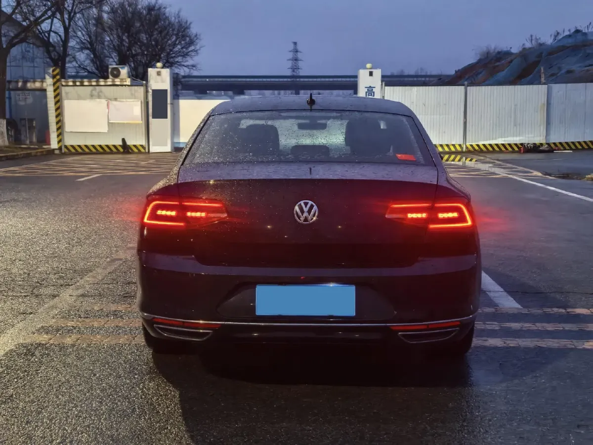 2019 Volkswagen Magotan 2.0T 186HP L4 7DCT,autocango,china used car exporter,china ev exporter,chinese used car exporter,chinese used ev exporter