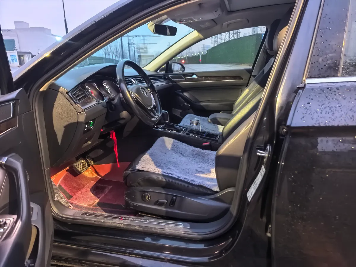 2019 Volkswagen Magotan 2.0T 186HP L4 7DCT,autocango,china used car exporter,china ev exporter,chinese used car exporter,chinese used ev exporter