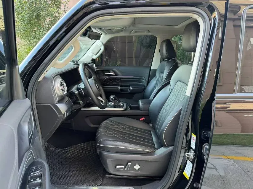 2023 Tank 300 2.0T 227HP L4 8AT,autocango,china used car exporter,china ev exporter,chinese used car exporter,chinese used ev exporter