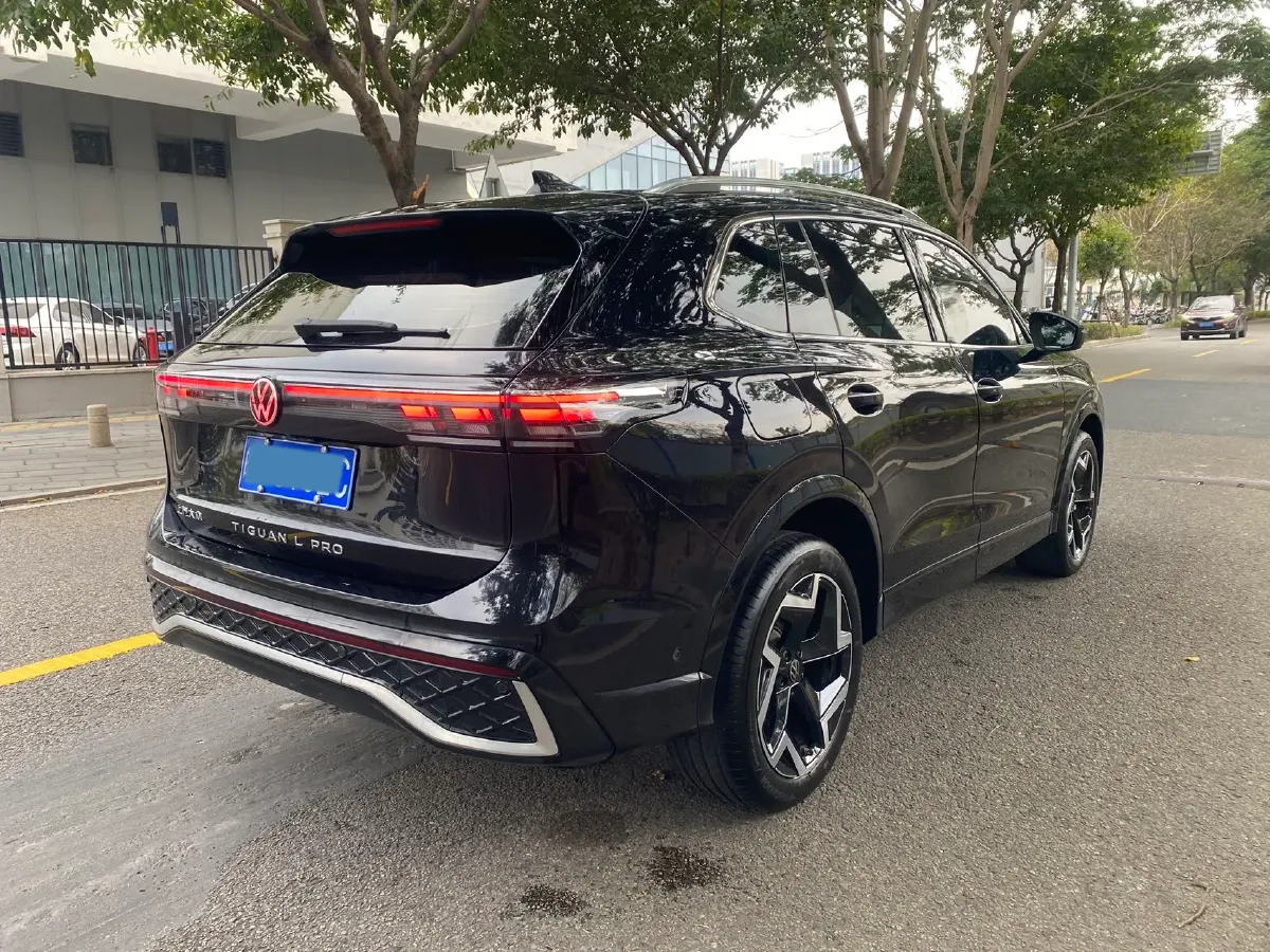 2024 Volkswagen Tiguan L 2.0T 186HP L4 7DCT,autocango,china used car exporter,china ev exporter,chinese used car exporter,chinese used ev exporter