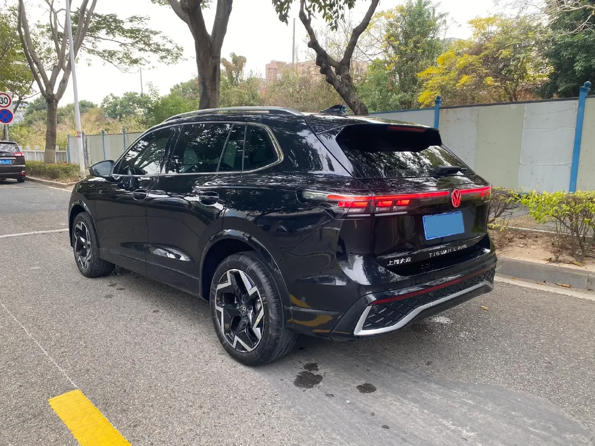2024 Volkswagen Tiguan L 2.0T 186HP L4 7DCT,autocango,china used car exporter,china ev exporter,chinese used car exporter,chinese used ev exporter