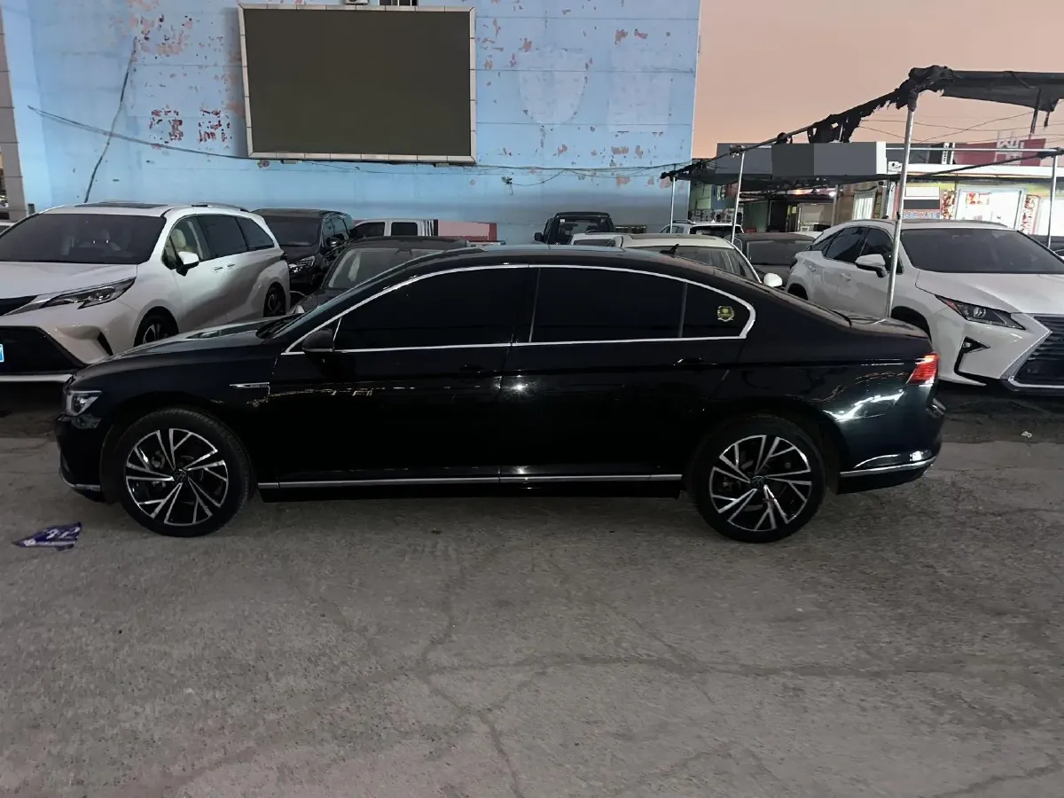 2021 Volkswagen Magotan 2.0T 186HP L4 7DCT,autocango,china used car exporter,china ev exporter,chinese used car exporter,chinese used ev exporter