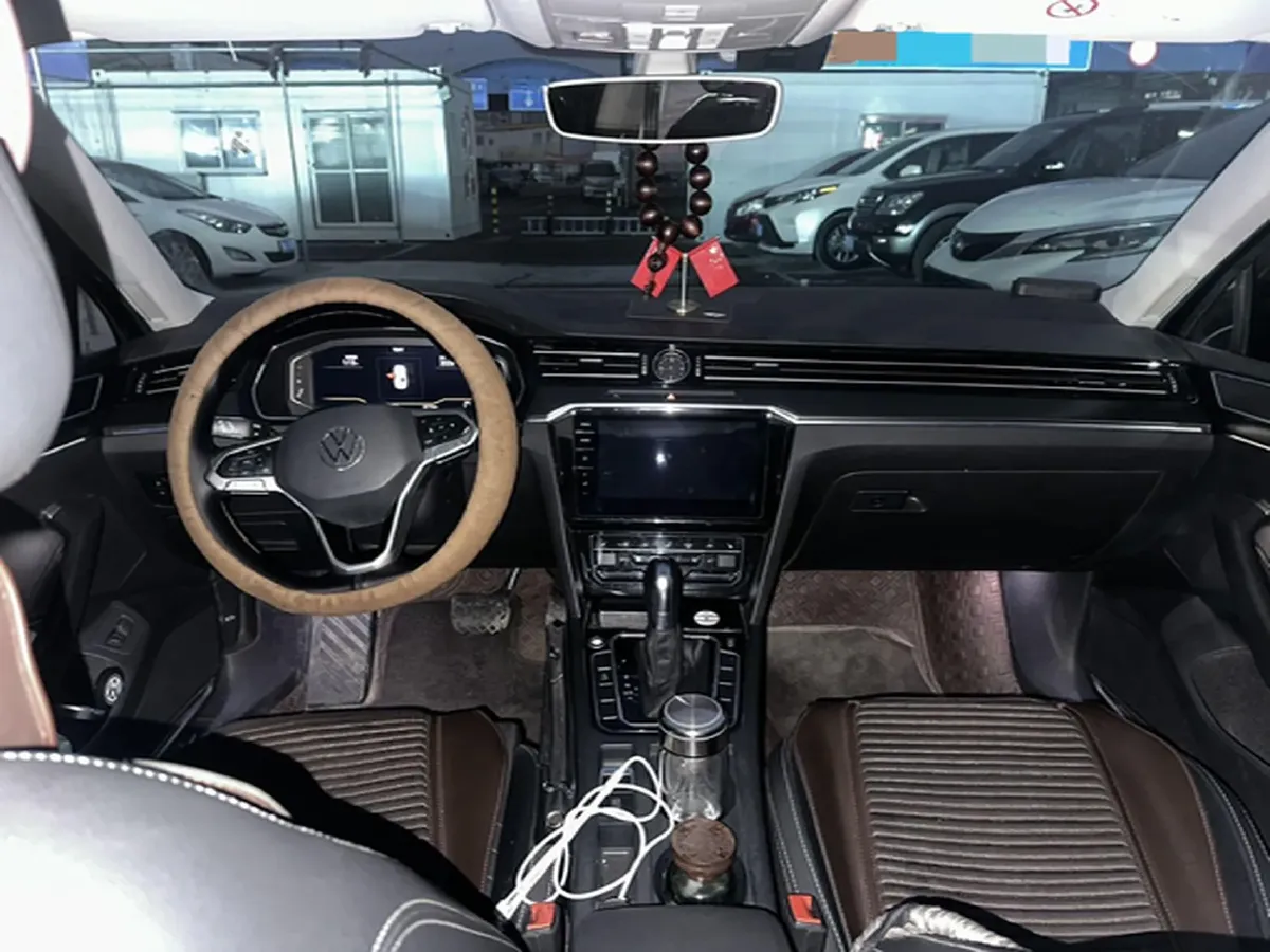 2021 Volkswagen Magotan 2.0T 186HP L4 7DCT,autocango,china used car exporter,china ev exporter,chinese used car exporter,chinese used ev exporter