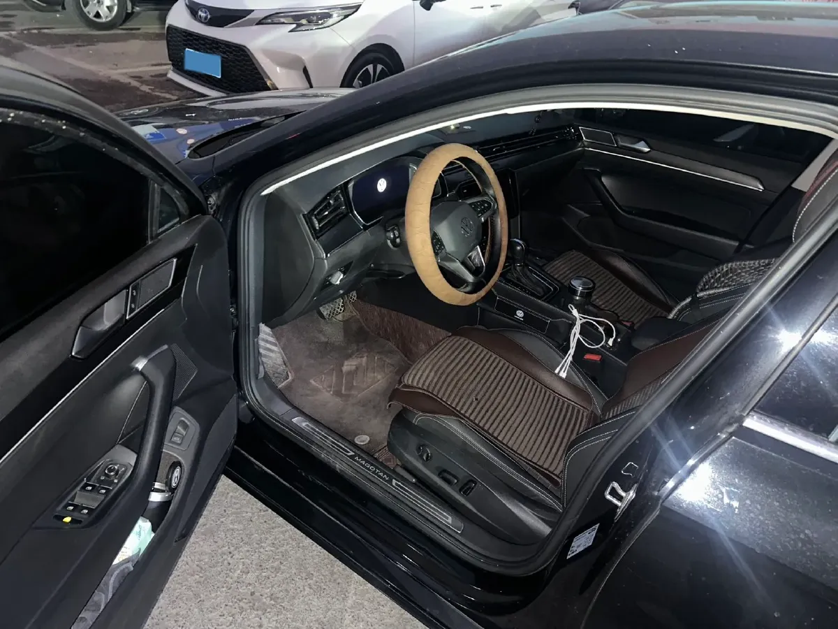 2021 Volkswagen Magotan 2.0T 186HP L4 7DCT,autocango,china used car exporter,china ev exporter,chinese used car exporter,chinese used ev exporter