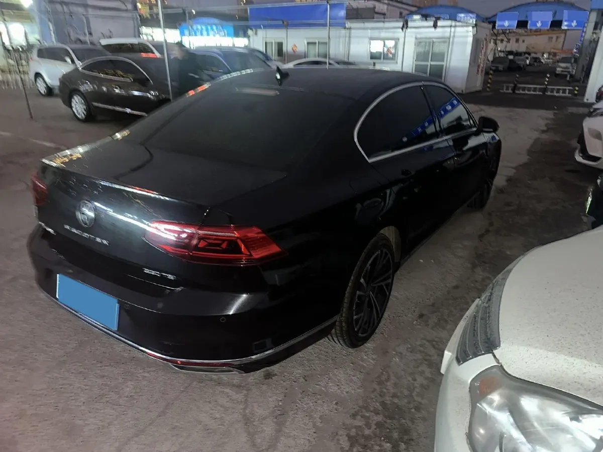 2021 Volkswagen Magotan 2.0T 186HP L4 7DCT,autocango,china used car exporter,china ev exporter,chinese used car exporter,chinese used ev exporter