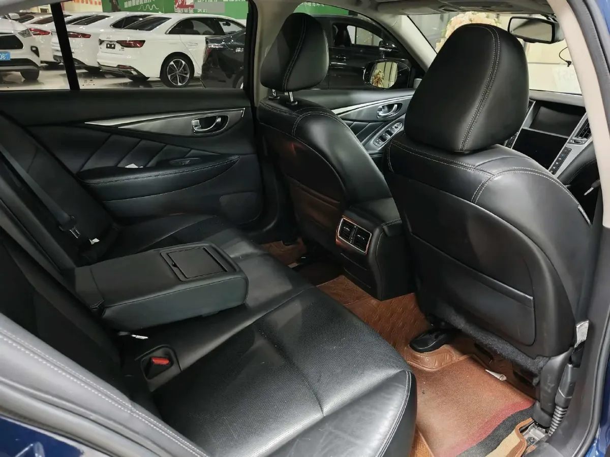 2018 Jeep Grand Commander 2.0T 265HP L4 9AT,autocango,china used car exporter,china ev exporter,chinese used car exporter,chinese used ev exporter