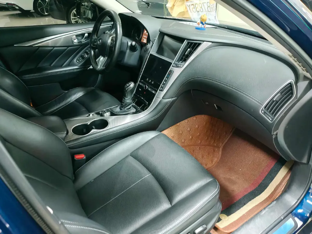 2018 Jeep Grand Commander 2.0T 265HP L4 9AT,autocango,china used car exporter,china ev exporter,chinese used car exporter,chinese used ev exporter