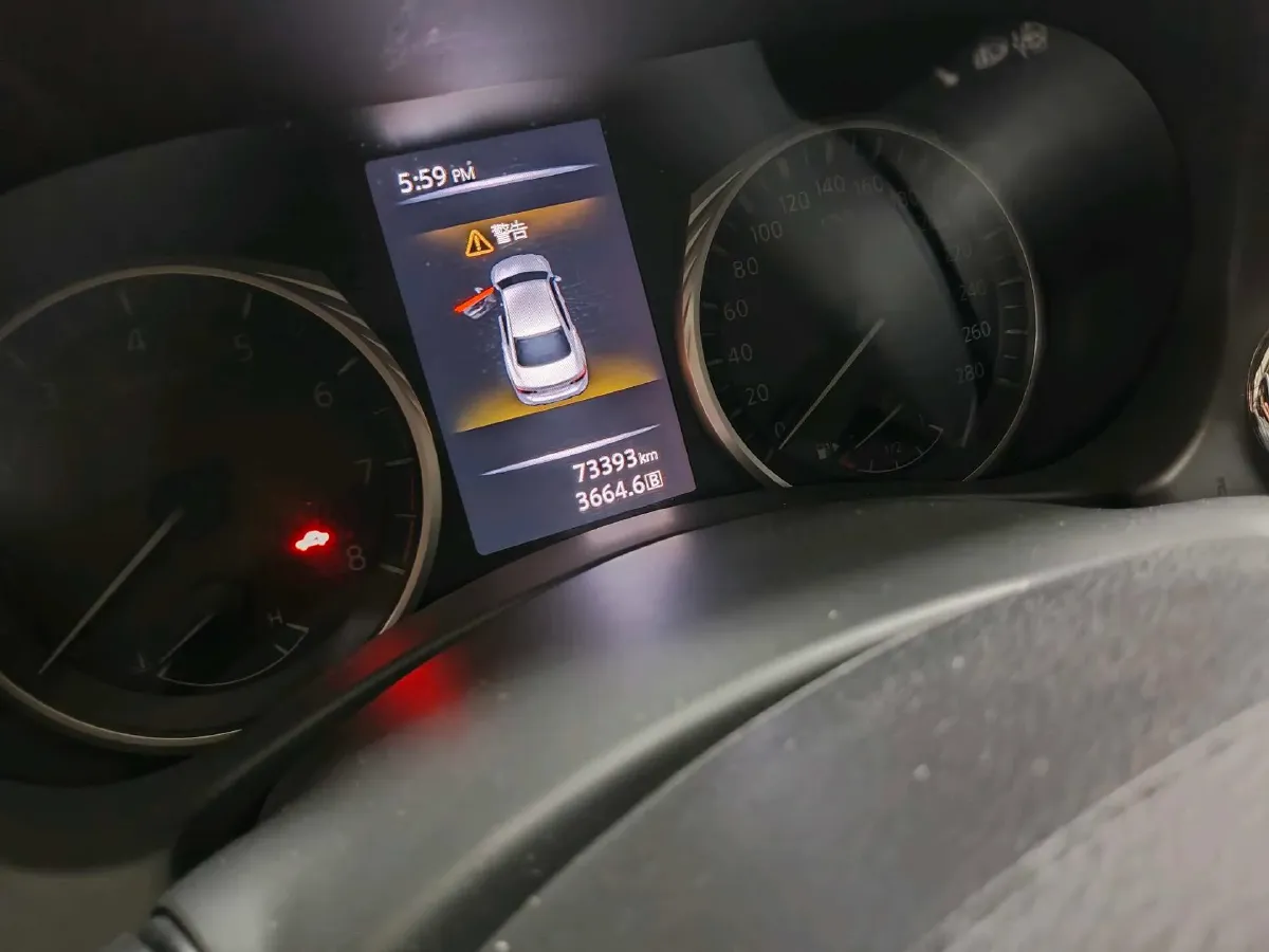 2018 Jeep Grand Commander 2.0T 265HP L4 9AT,autocango,china used car exporter,china ev exporter,chinese used car exporter,chinese used ev exporter