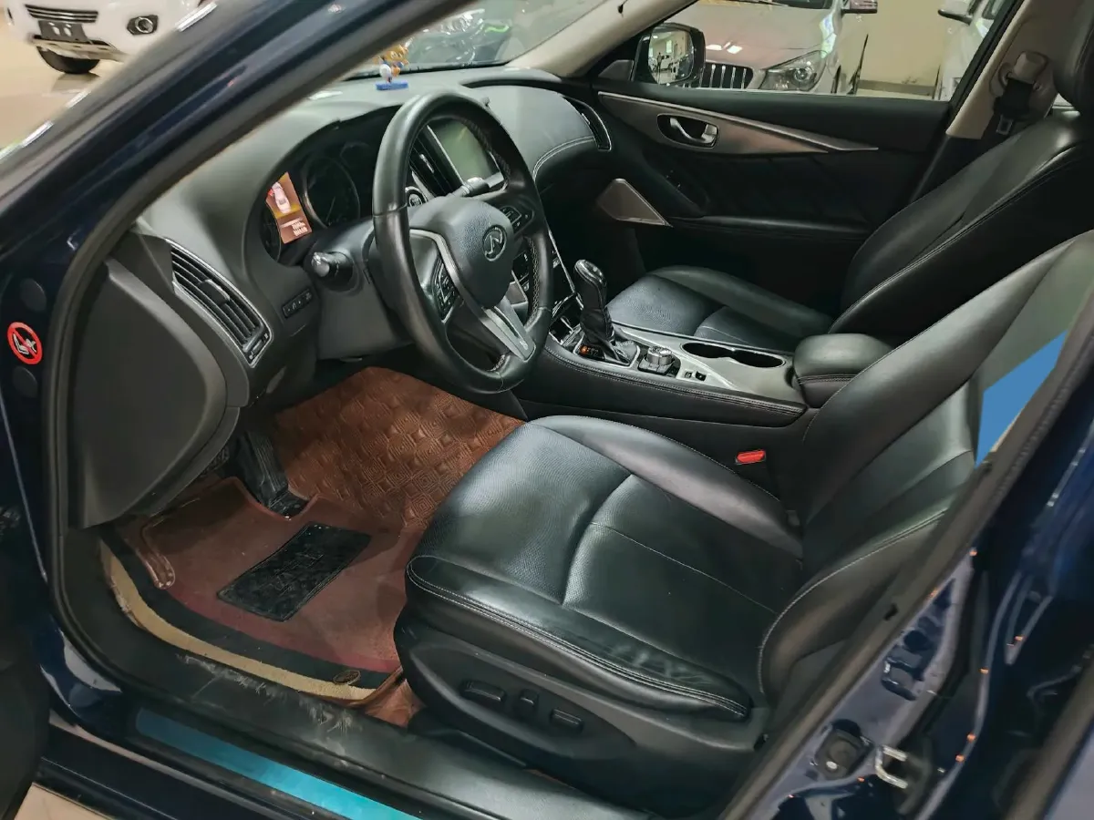 2018 Jeep Grand Commander 2.0T 265HP L4 9AT,autocango,china used car exporter,china ev exporter,chinese used car exporter,chinese used ev exporter