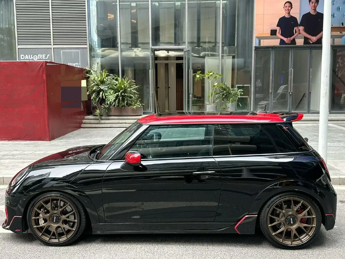 2025 MINI JCW 2.0T 231HP L4 7DCT,autocango,china used car exporter,china ev exporter,chinese used car exporter,chinese used ev exporter