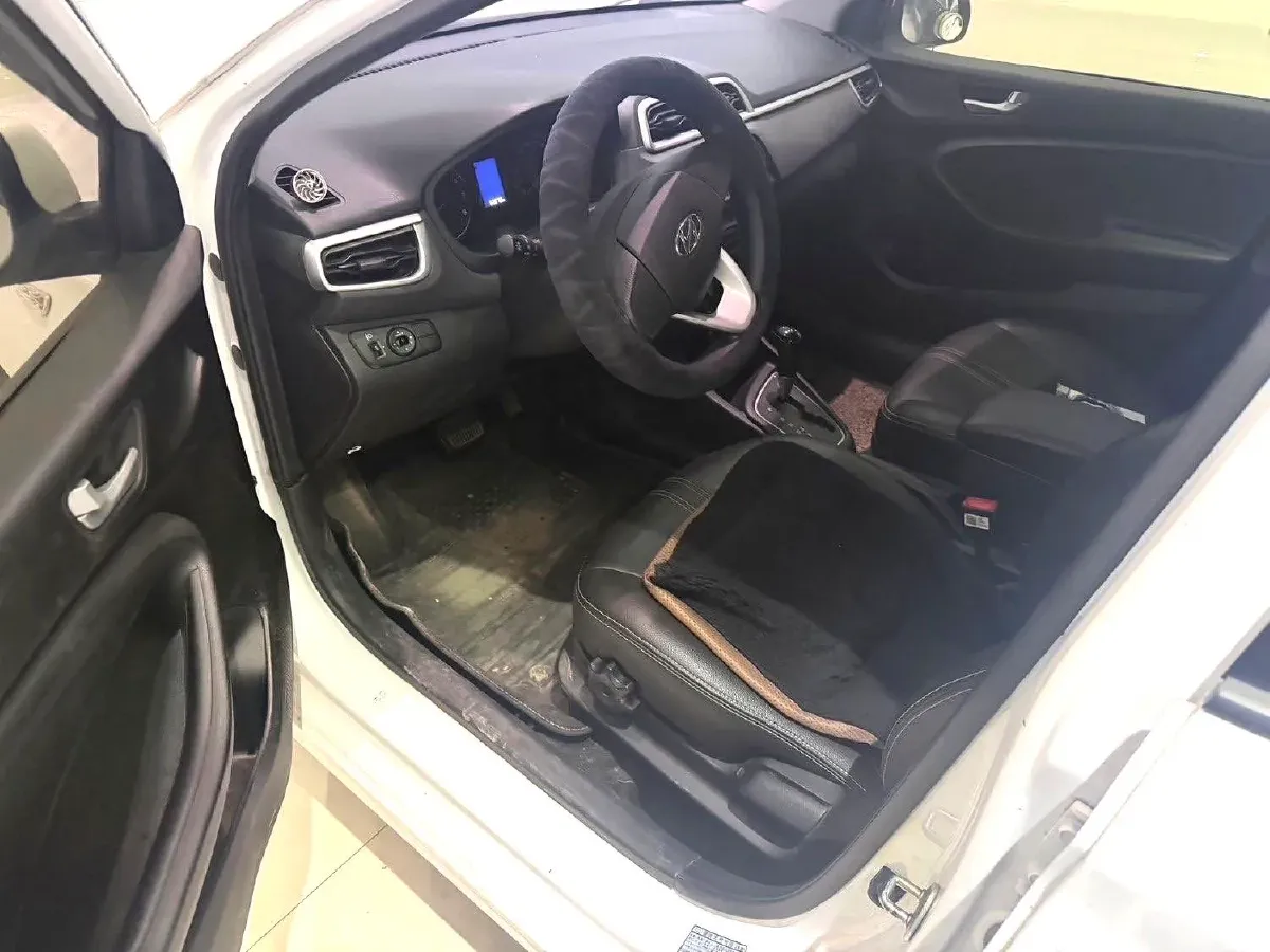 2017 Hyundai Reina 1.4L 95HP L4 4AT,autocango,china used car exporter,china ev exporter,chinese used car exporter,chinese used ev exporter