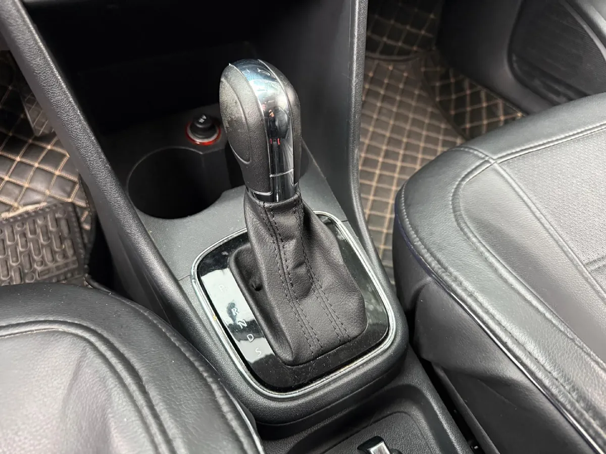 2016 Volkswagen Polo 1.6L 110HP L4 6AT,autocango,china used car exporter,china ev exporter,chinese used car exporter,chinese used ev exporter