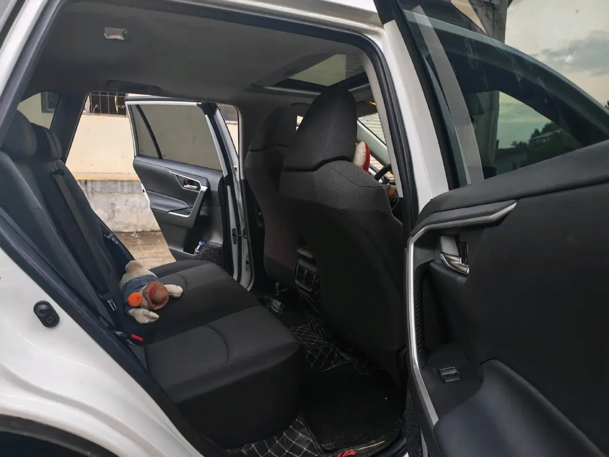 2022 Toyota RAV4 2.0L 171HP L4 CVT,autocango,china used car exporter,china ev exporter,chinese used car exporter,chinese used ev exporter