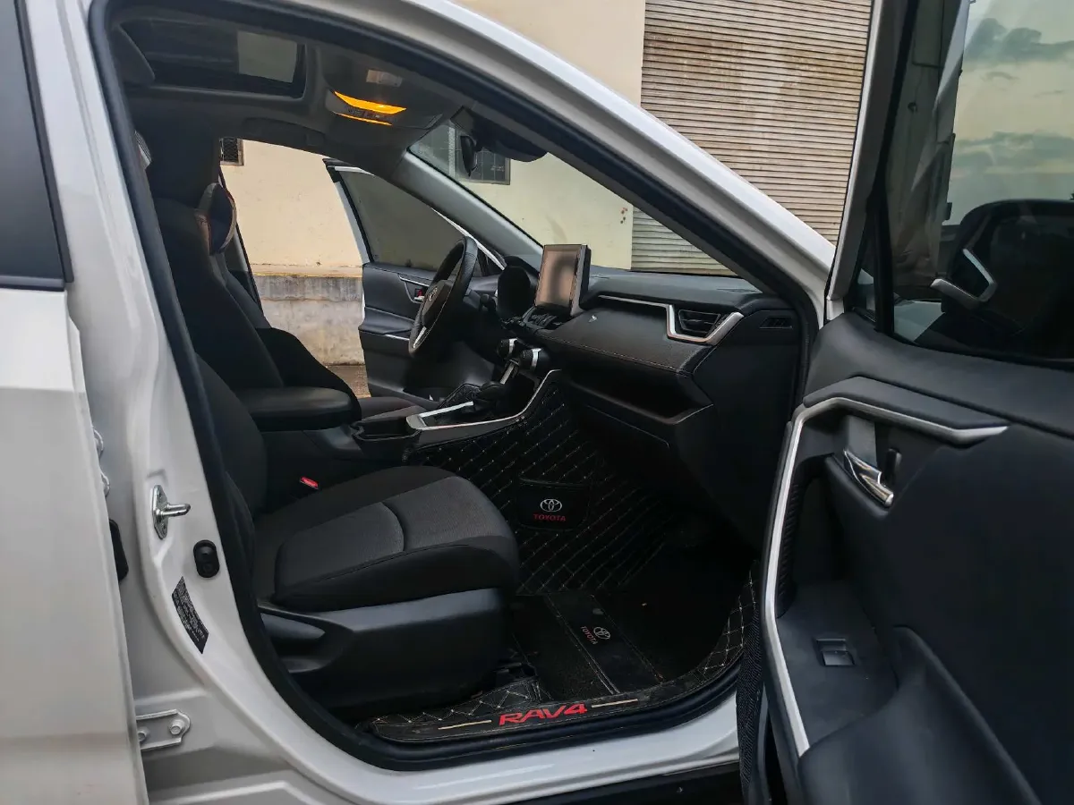 2022 Toyota RAV4 2.0L 171HP L4 CVT,autocango,china used car exporter,china ev exporter,chinese used car exporter,chinese used ev exporter