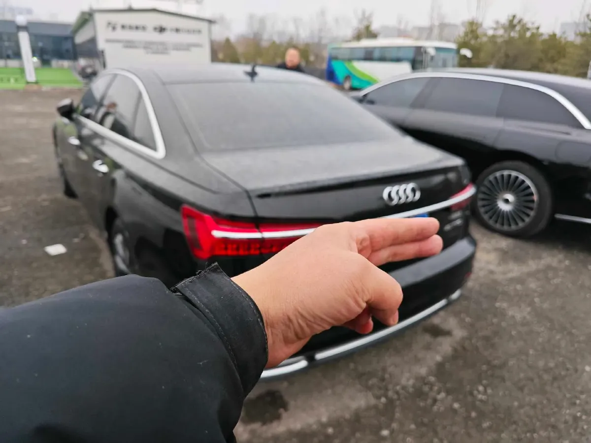 2020 Audi A6L 2.0T 224HP L4 7DCT,autocango,china used car exporter,china ev exporter,chinese used car exporter,chinese used ev exporter
