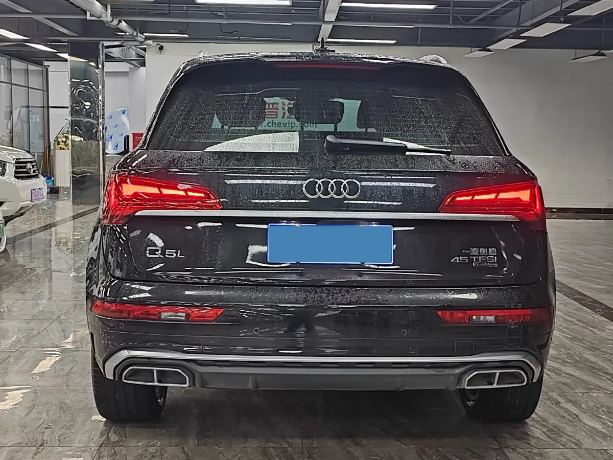 2022 Audi Q5L 2.0T 252HP L4 7DCT,autocango,china used car exporter,china ev exporter,chinese used car exporter,chinese used ev exporter