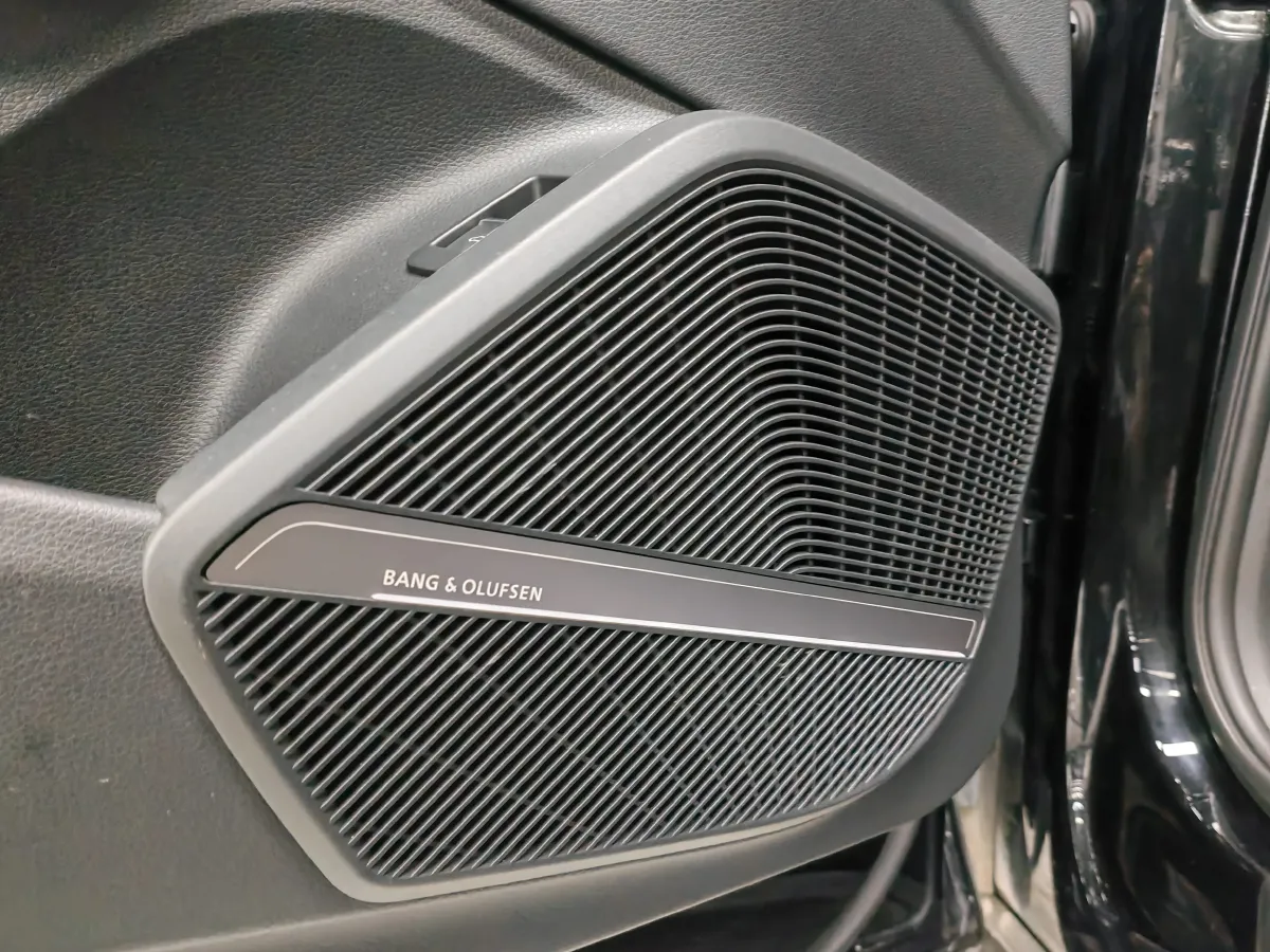 2022 Audi Q5L 2.0T 252HP L4 7DCT,autocango,china used car exporter,china ev exporter,chinese used car exporter,chinese used ev exporter