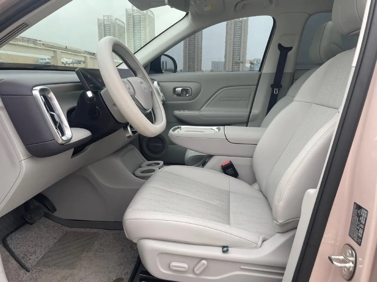 2025 Leapmotor B10 BEV 67.1KWH,autocango,china used car exporter,china ev exporter,chinese used car exporter,chinese used ev exporter