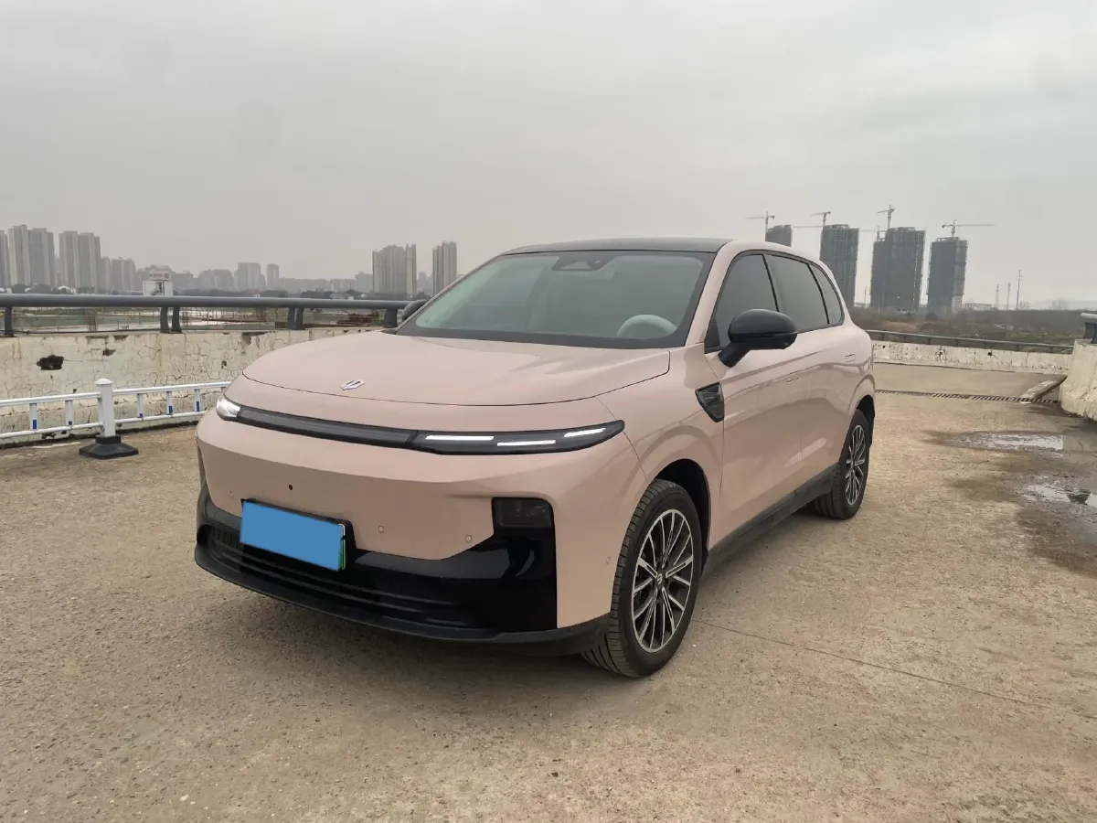 2025 Leapmotor B10 BEV 67.1KWH,autocango,china used car exporter,china ev exporter,chinese used car exporter,chinese used ev exporter