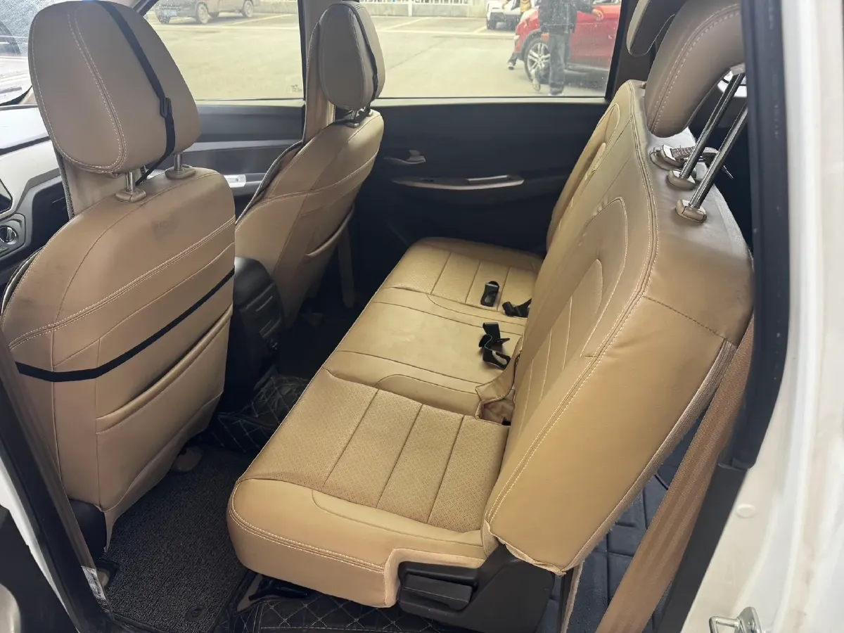 2021 WuLing HongGuang 1.5L 99HP L4 6MT,autocango,china used car exporter,china ev exporter,chinese used car exporter,chinese used ev exporter