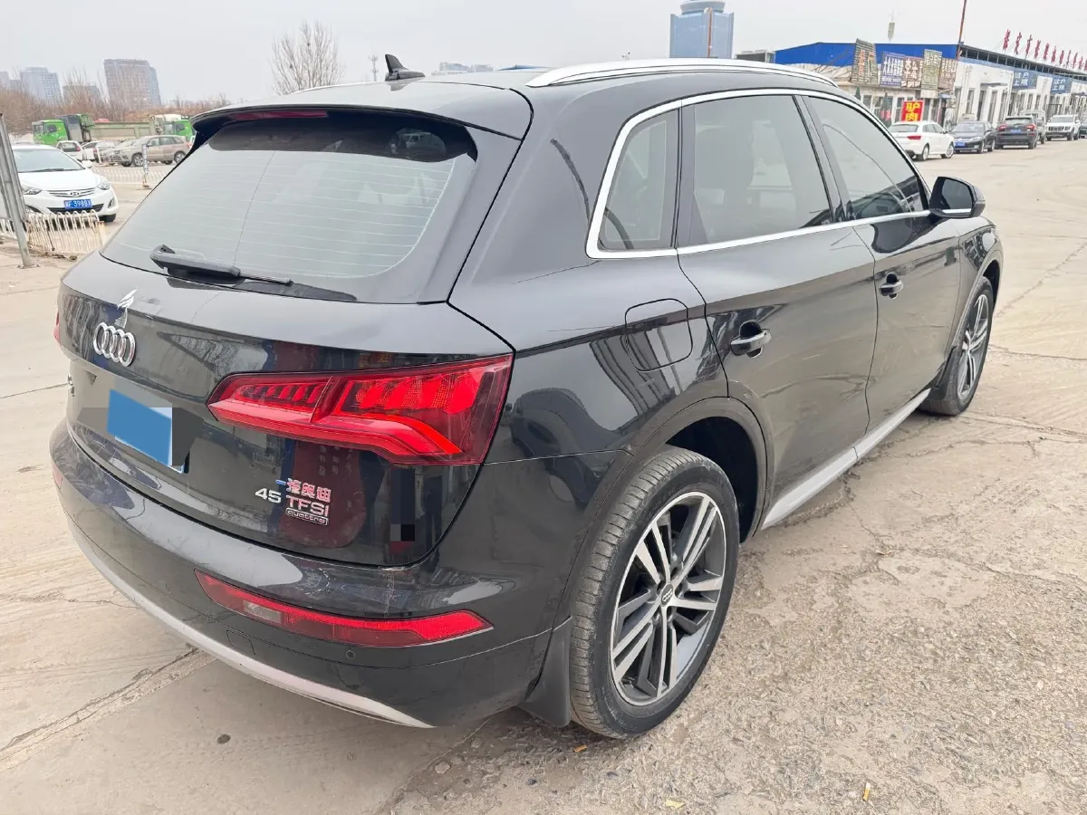2020 Audi Q5L 2.0T 190HP L4 7DCT,autocango,china used car exporter,china ev exporter,chinese used car exporter,chinese used ev exporter