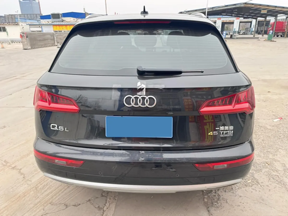 2020 Audi Q5L 2.0T 190HP L4 7DCT,autocango,china used car exporter,china ev exporter,chinese used car exporter,chinese used ev exporter