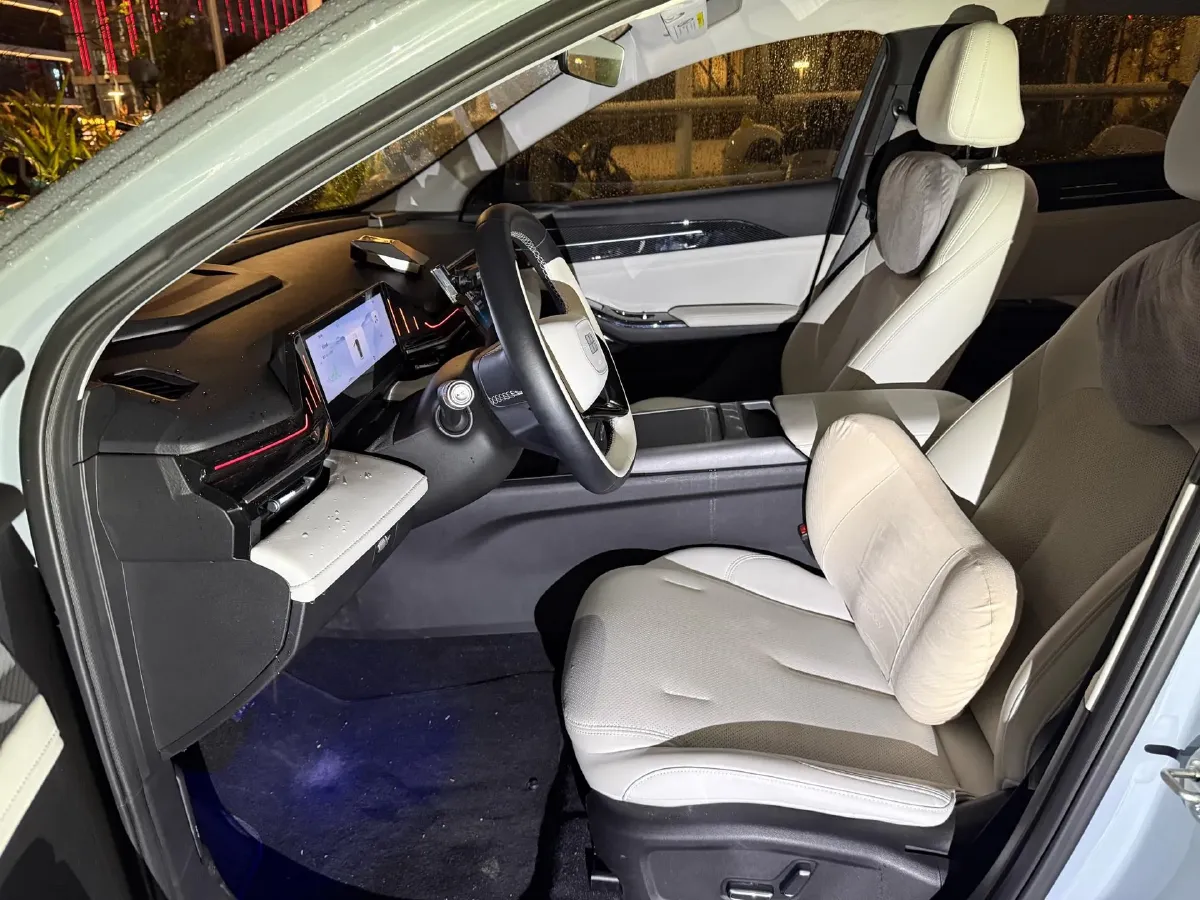 2023 Geely Galaxy L6 1.5T 163HP L4 3DHT PHEV,autocango,china used car exporter,china ev exporter,chinese used car exporter,chinese used ev exporter