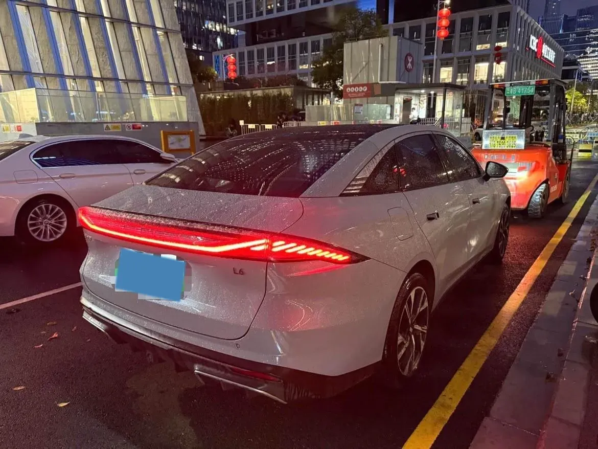 2023 Geely Galaxy L6 1.5T 163HP L4 3DHT PHEV,autocango,china used car exporter,china ev exporter,chinese used car exporter,chinese used ev exporter