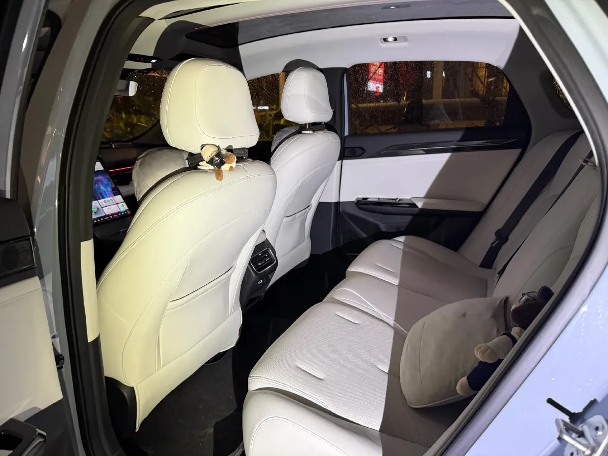 2023 Geely Galaxy L6 1.5T 163HP L4 3DHT PHEV,autocango,china used car exporter,china ev exporter,chinese used car exporter,chinese used ev exporter