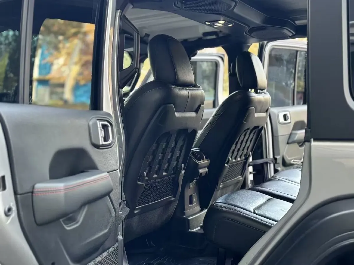 2021 Jeep Wrangler 2.0T 266HP L4 8AT,autocango,china used car exporter,china ev exporter,chinese used car exporter,chinese used ev exporter