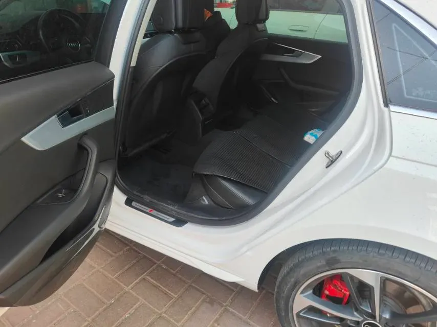 2023 Audi A4L 2.0T 190HP L4 7DCT,autocango,china used car exporter,china ev exporter,chinese used car exporter,chinese used ev exporter