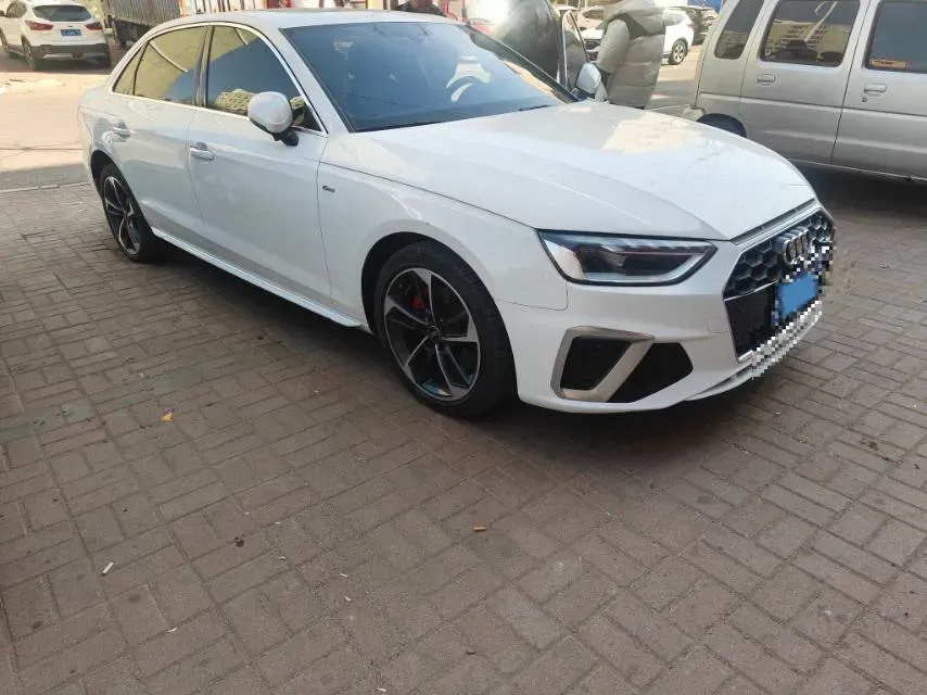 2023 Audi A4L 2.0T 190HP L4 7DCT,autocango,china used car exporter,china ev exporter,chinese used car exporter,chinese used ev exporter