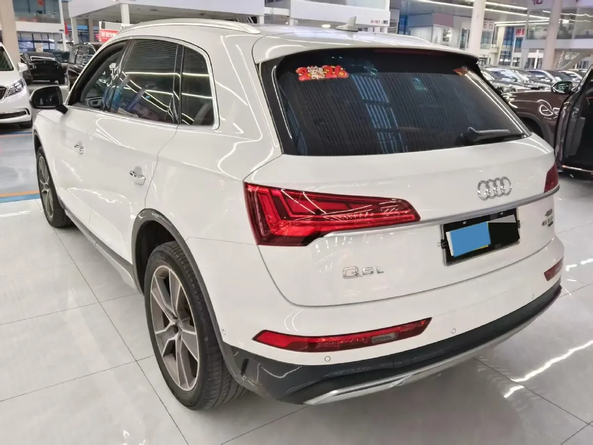 2022 Audi Q5L 2.0T 252HP L4 7DCT,autocango,china used car exporter,china ev exporter,chinese used car exporter,chinese used ev exporter