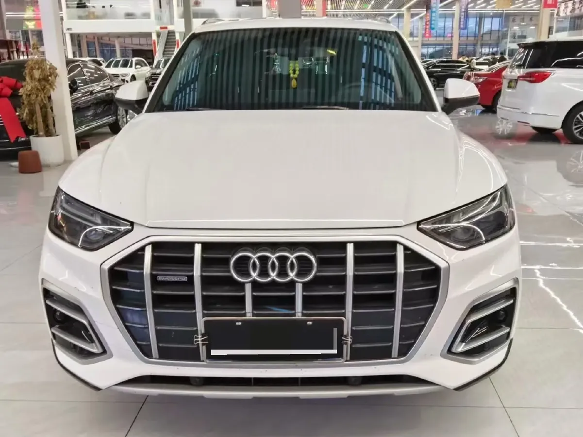 2022 Audi Q5L 2.0T 252HP L4 7DCT,autocango,china used car exporter,china ev exporter,chinese used car exporter,chinese used ev exporter