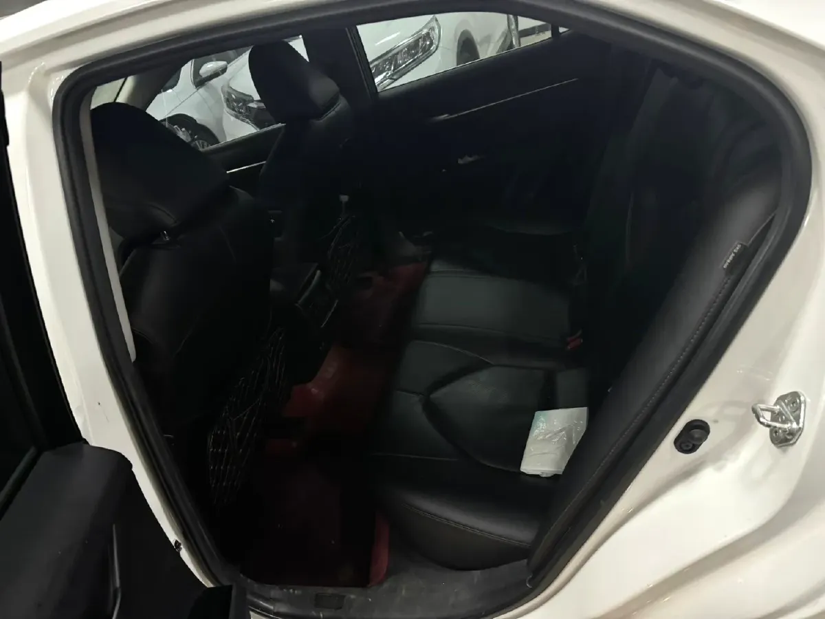 2021 Toyota Camry 2.5L 209HP L4 8AT,autocango,china used car exporter,china ev exporter,chinese used car exporter,chinese used ev exporter