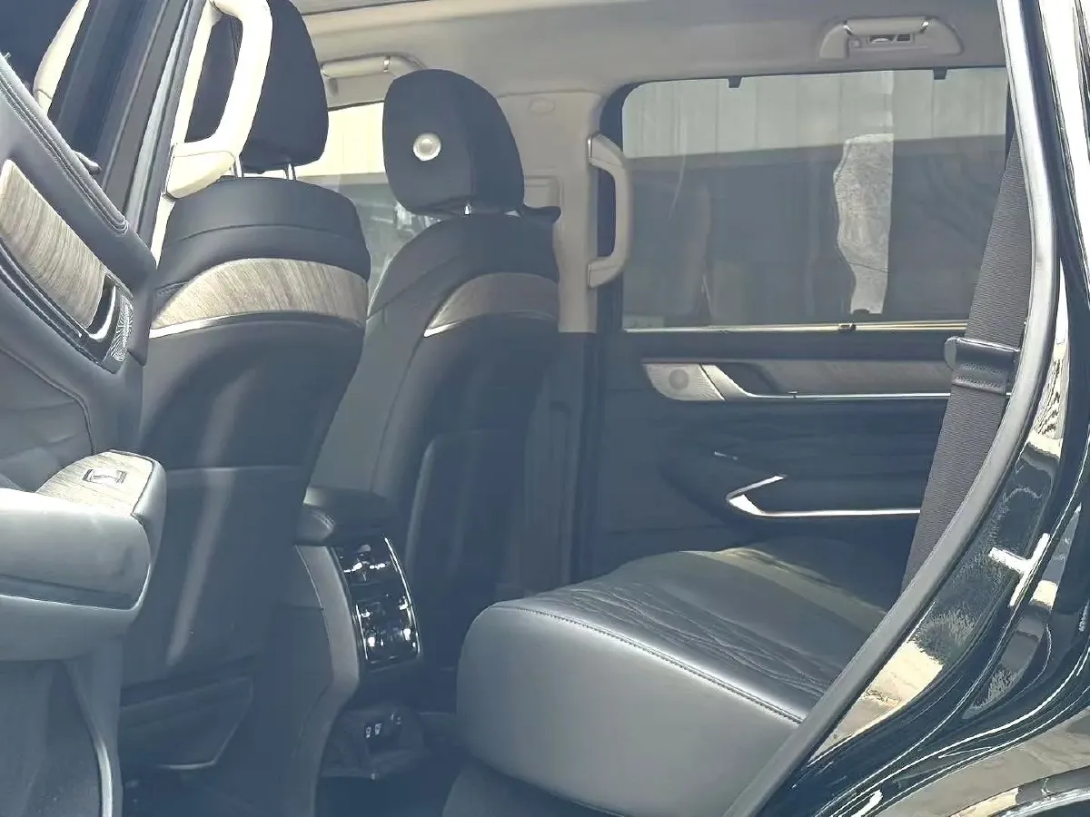 2023 Tank 500 2.0T 252HP L4 9AT PHEV 37.1KWH,autocango,china used car exporter,china ev exporter,chinese used car exporter,chinese used ev exporter